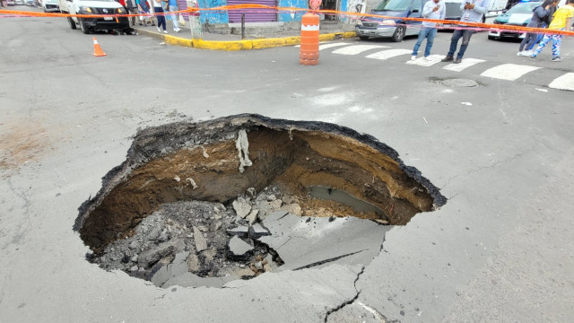 SEGIAGUA ATIENDE SOCAVÓN DETECTADO EN LA ALCALDÍA IZTAPALAPA